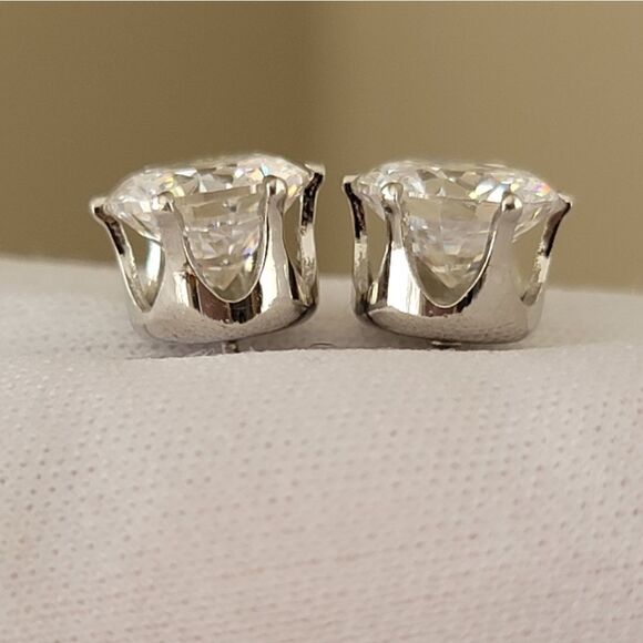 Earrings Silver Tone Crystal Stud Earrings #0390 - Picture 10 of 10